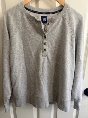 GAP women’s size XL  Light Gray Henley Sweatshirt. Classic effortless. Layer